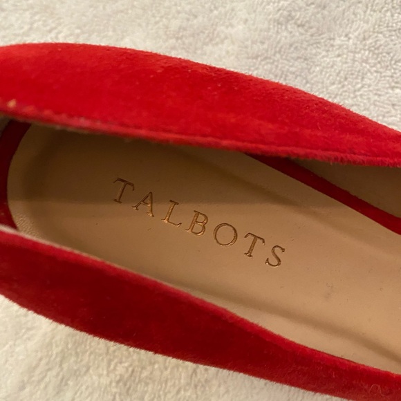 Talbots Isa Suede Buckle Pumps Red Sz 9.5 NWOB - Picture 4 of 5